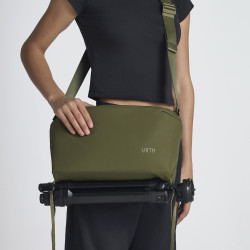 Urth Dolomite 8L Camera Sling (Green) Urth Dolomite 8L Camera Sling (Green)