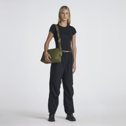 Urth Dolomite 8L Camera Sling (Green)